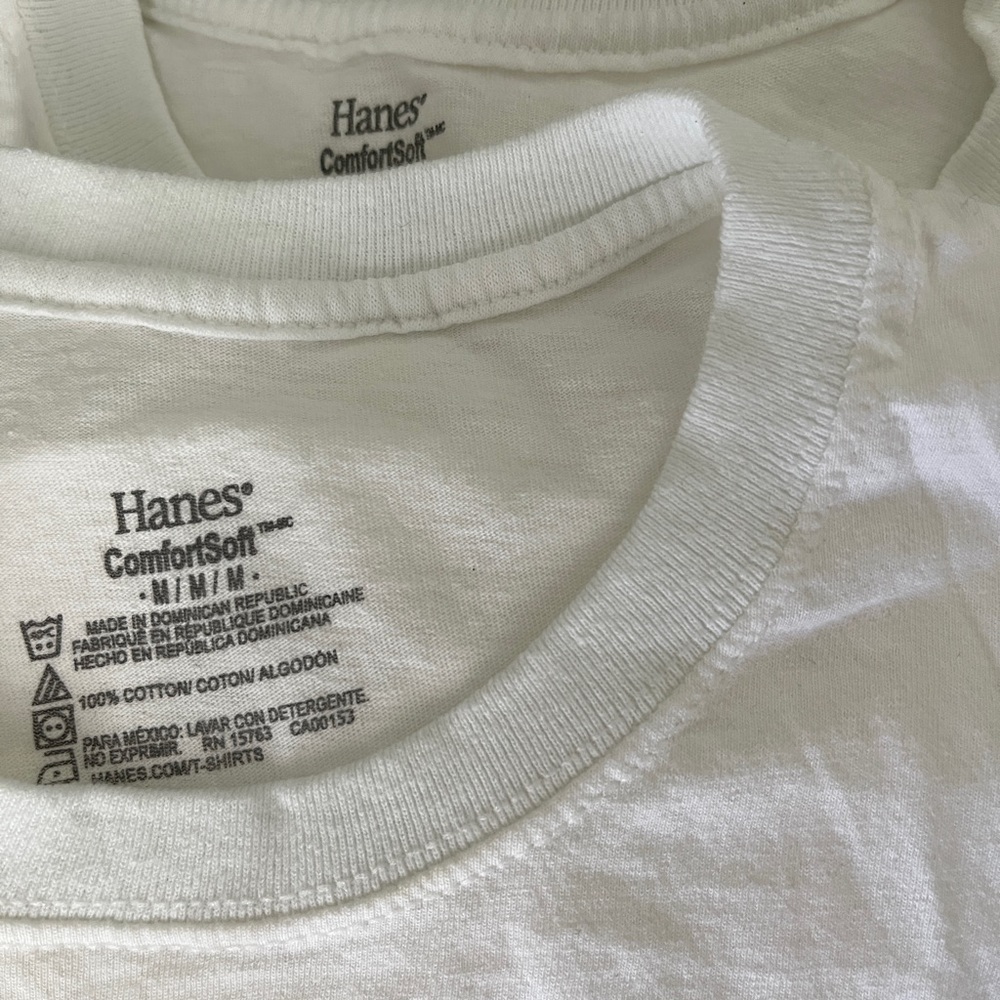 Two (2) New Hanes Comfort Soft 100% Cotton White Tee Shirts T Shirt M